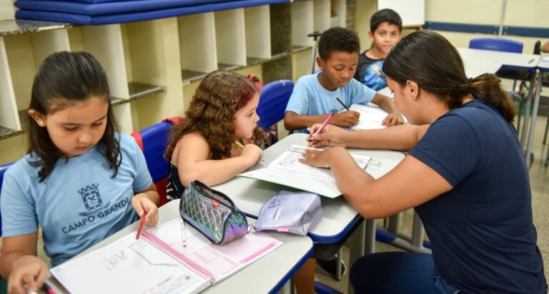 Candidatos que se inscreveram no concurso já podem consultar os locais das provas do concurso para professor da Rede Municipal de Ensino de Campo Grande.