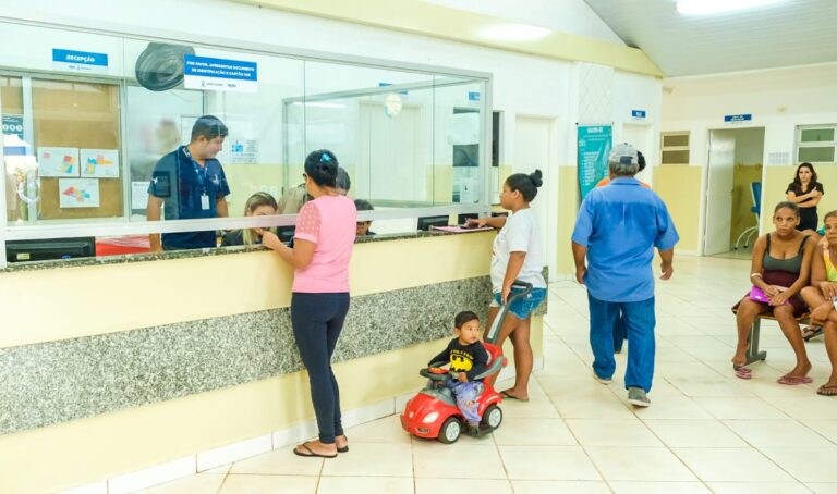 Prefeitura cria rodizio de vacinação nos fins de semana para pessoas que não tem tempo durante a semana.