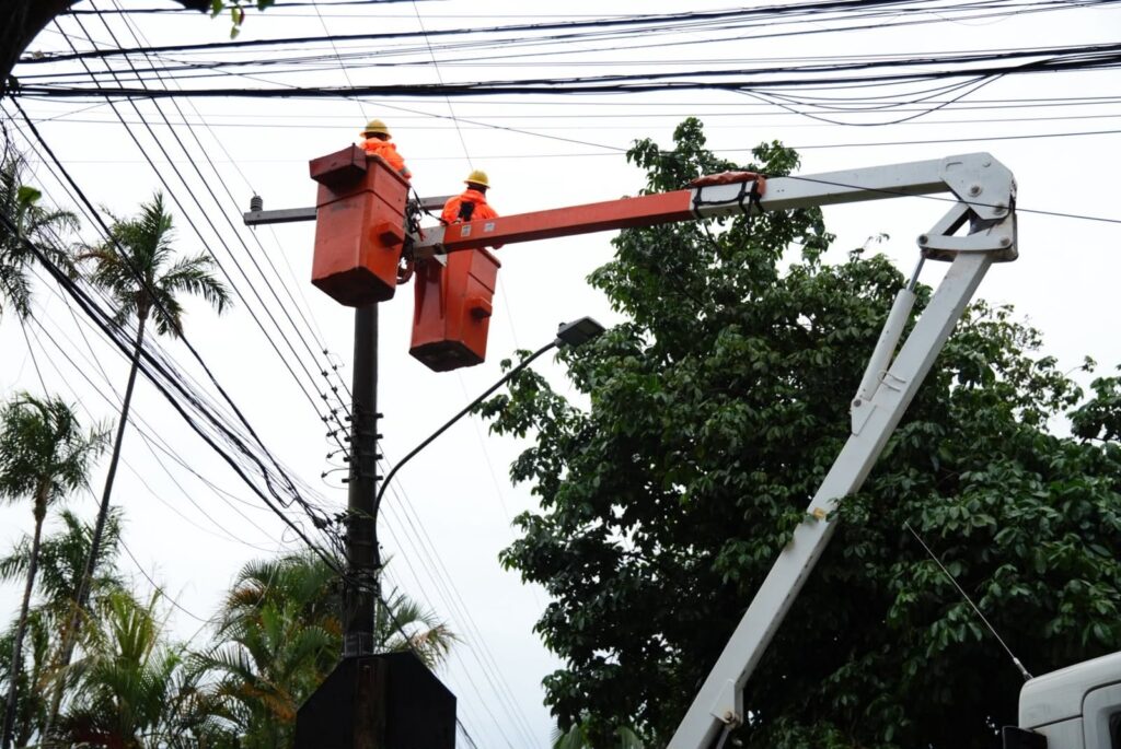 Temporais em MS: Energisa alerta para risco de acidentes com rede elétrica