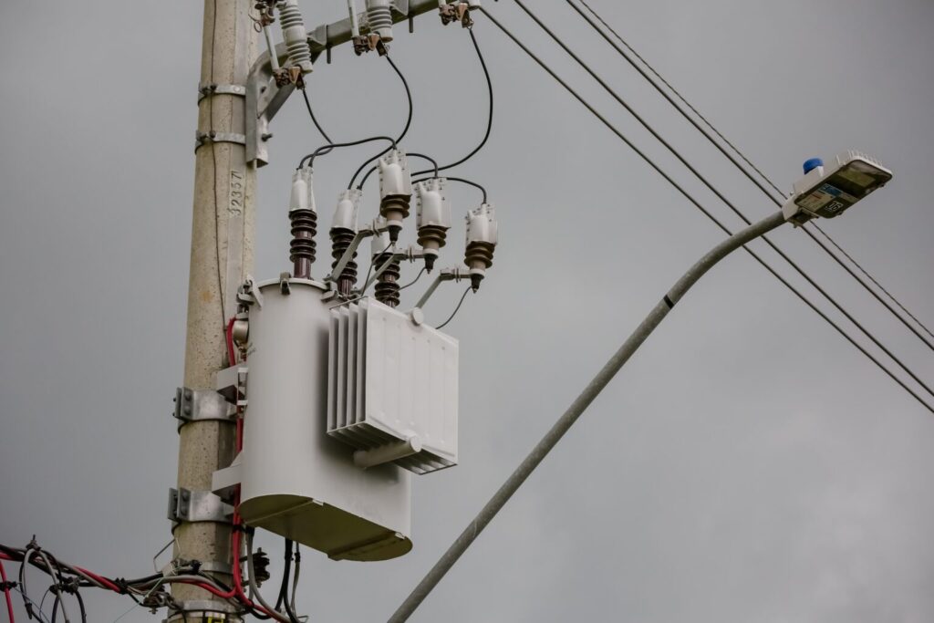 Falha em transformador deixa moradores sem energia em Três Lagoas