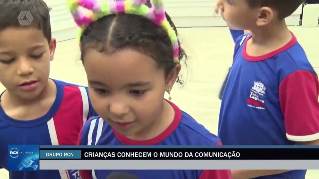 Turma de educação infantil visita Grupo RCN e conhece bastidores da mídia