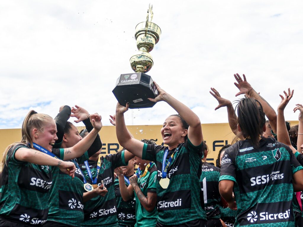 Pantanal conquista bicampeonato invicto do Estadual Feminino ao vencer Taveirópolis por 7 a 0