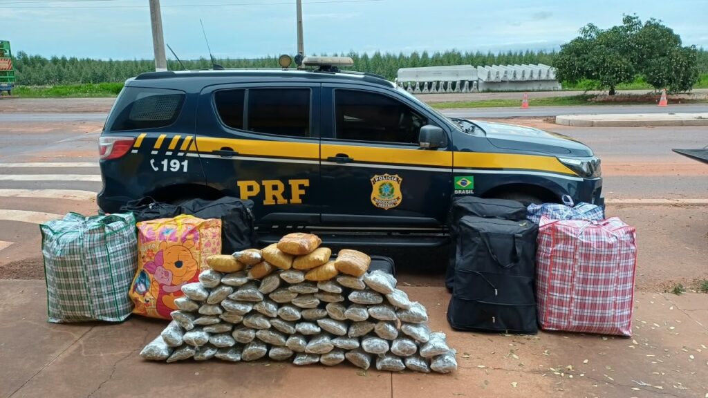 Duas passageiras são presas com 253 kg de drogas em ônibus em Três Lagoas