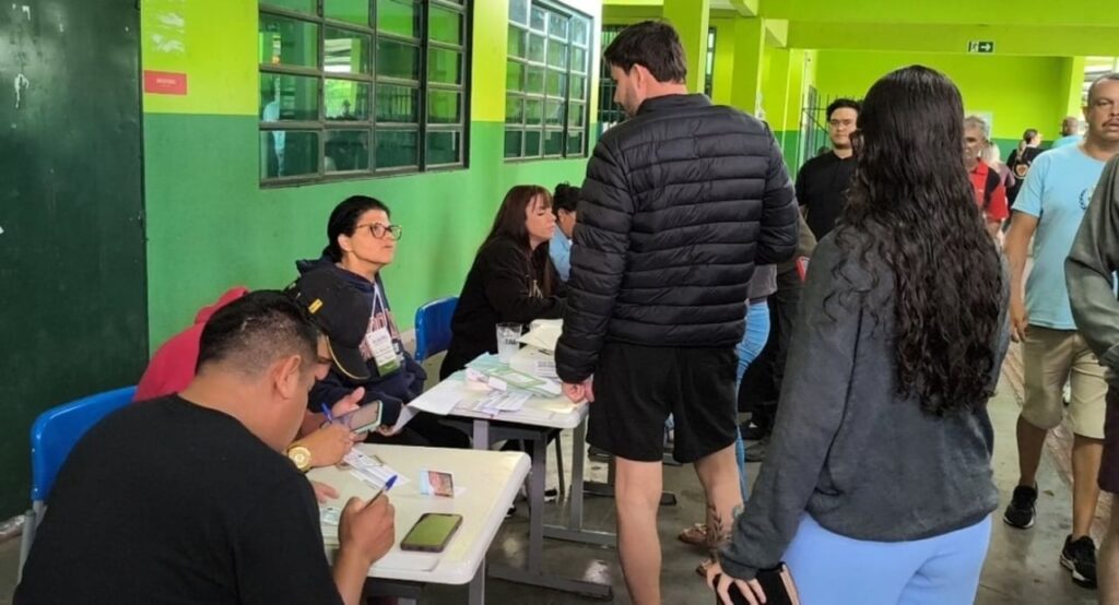 Eleitores podem justificar ausência pelo celular no segundo turno das eleições