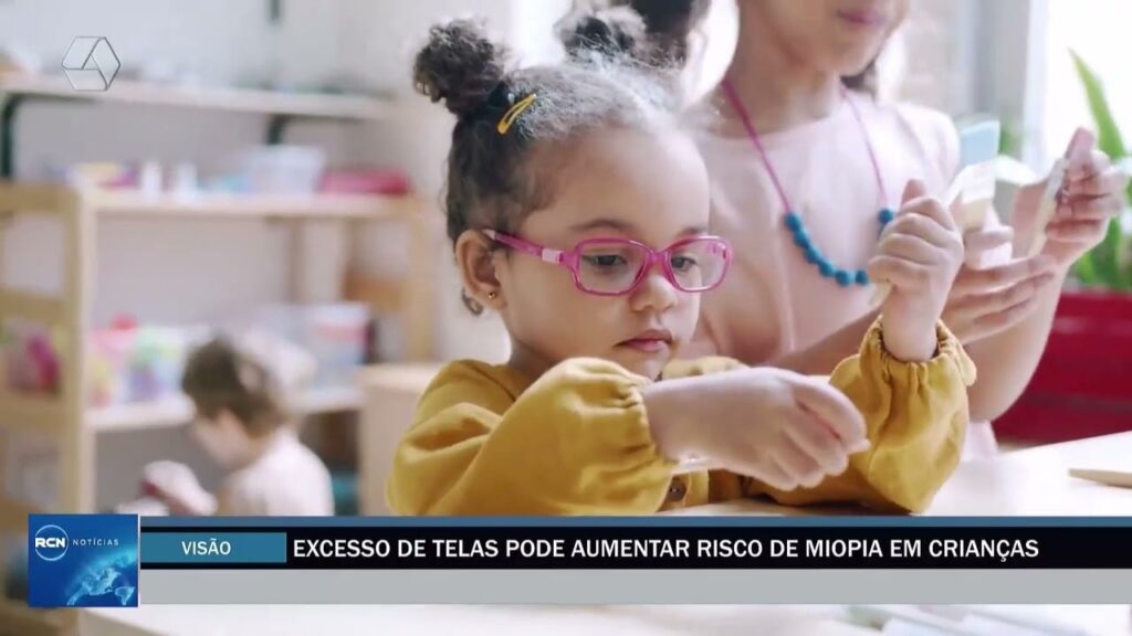 Uso excessivo de telas aumenta risco de miopia em crianças